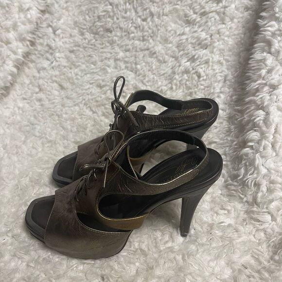 Donald J Pliner Metallic two tone Bronze Leather Heels SZ7.5M - Picture 2 of 12